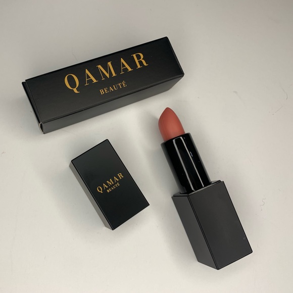 Lipstick - Picture 9 of 14